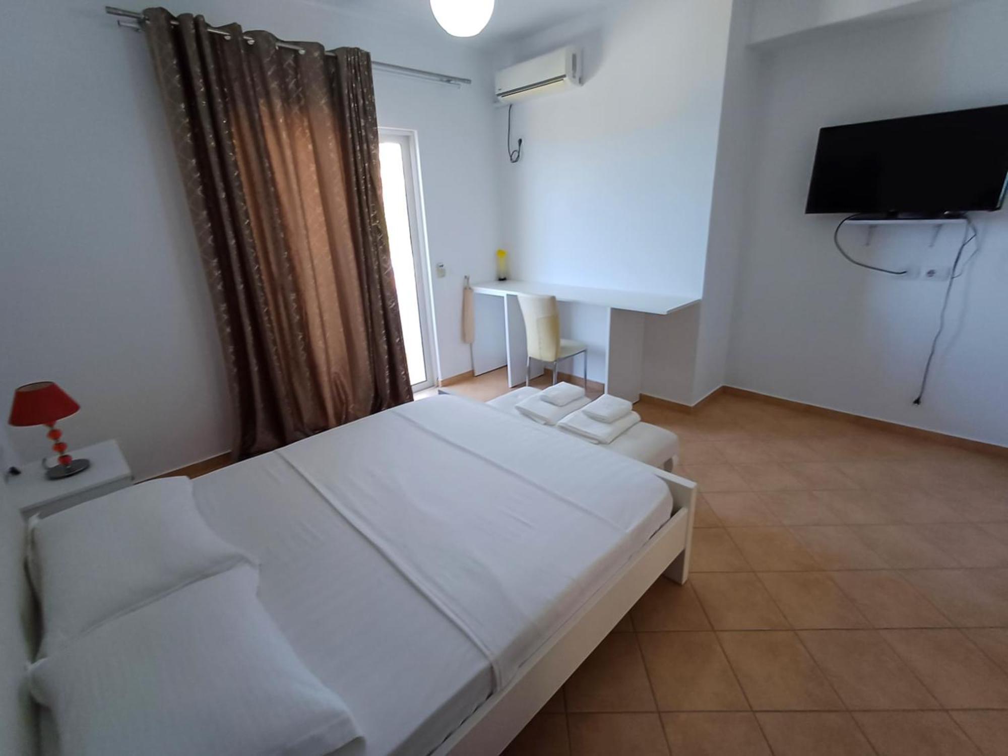 Hotel Sherifi Sarande Exterior photo